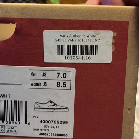 Vans - Picture 2 of 2